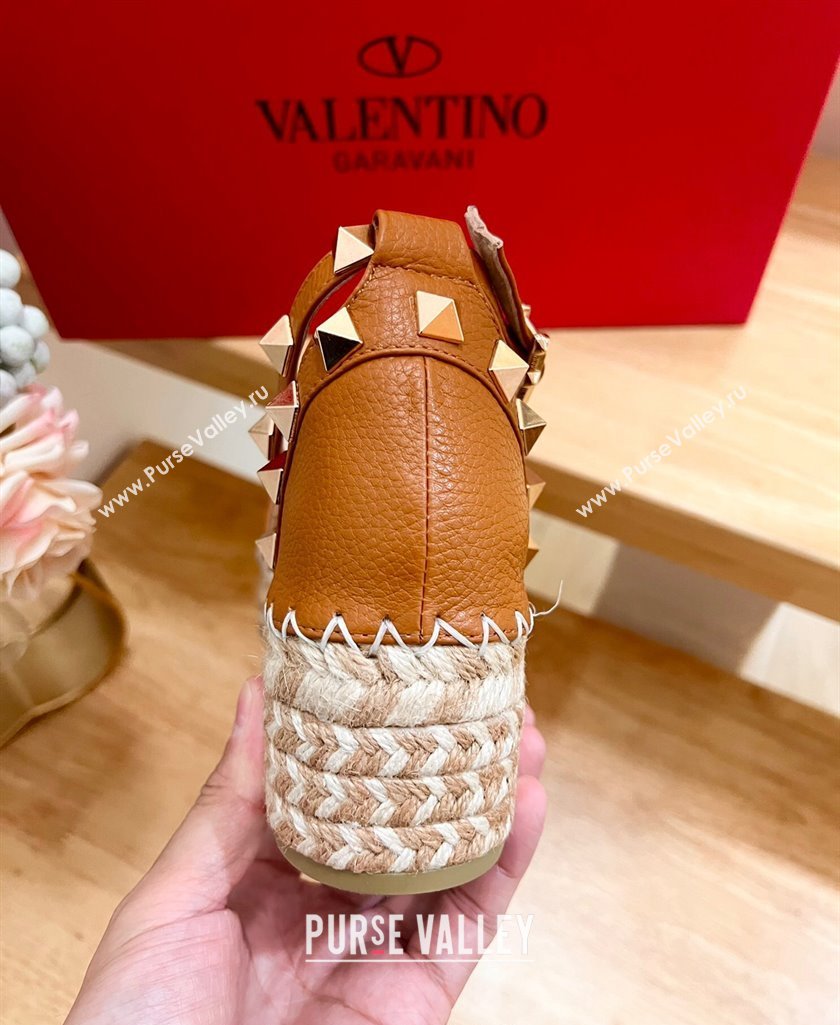 Valentino Rockstud Espadrille Platform Sandals in Grained Calfskin Brown 2024 0612 (MD-240612084)