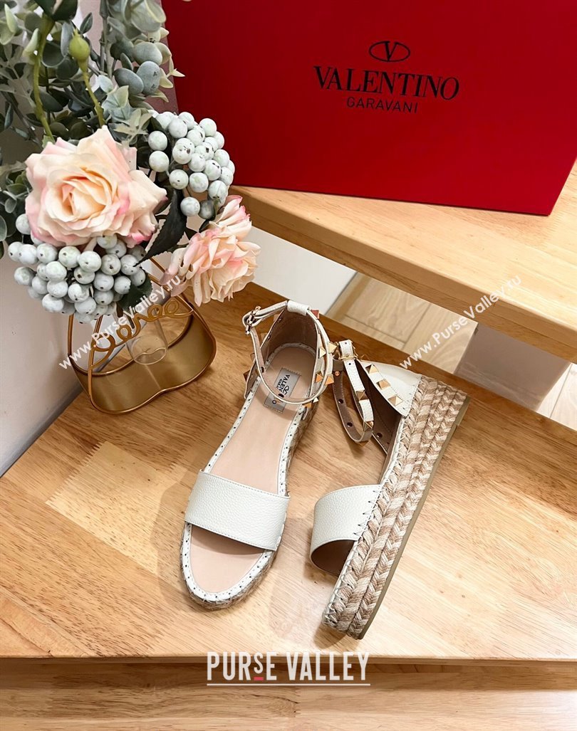 Valentino Rockstud Espadrille Platform Sandals in Grained Calfskin White 2024 0612 (MD-240612086)