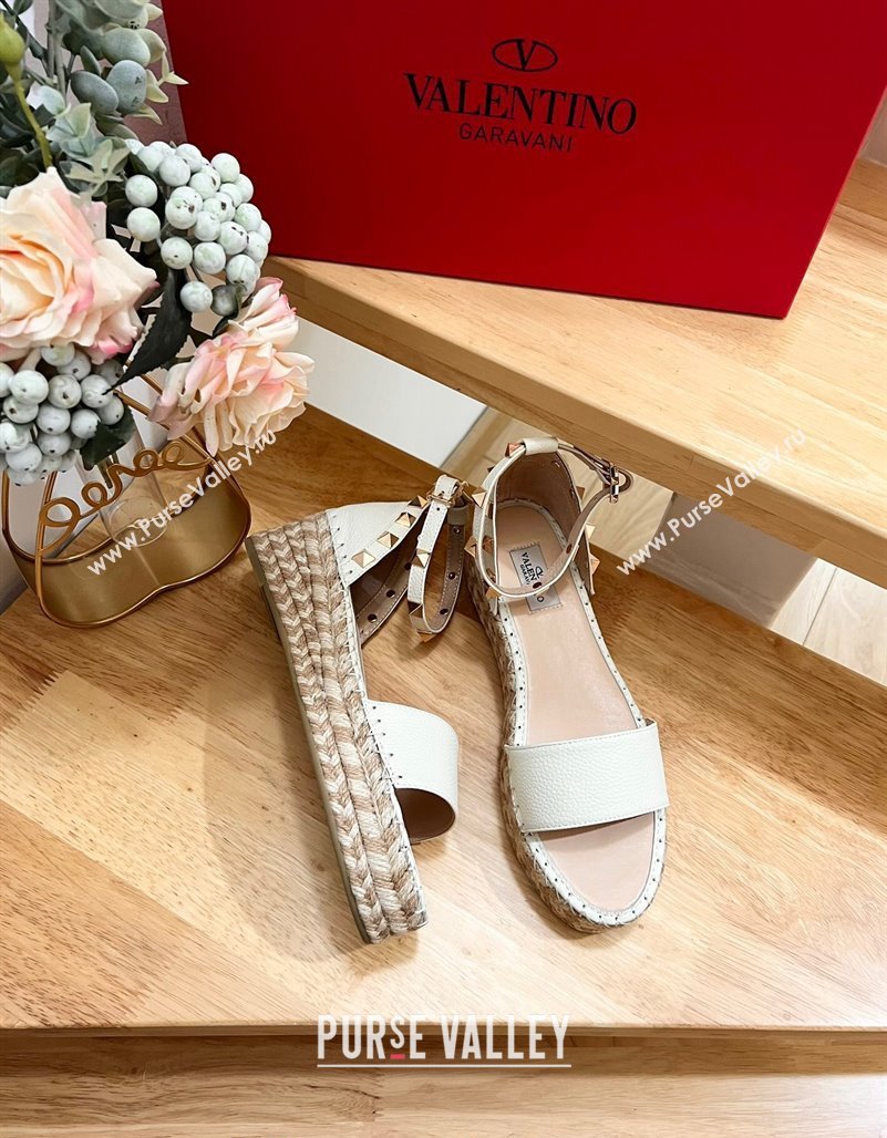 Valentino Rockstud Espadrille Platform Sandals in Grained Calfskin White 2024 0612 (MD-240612086)