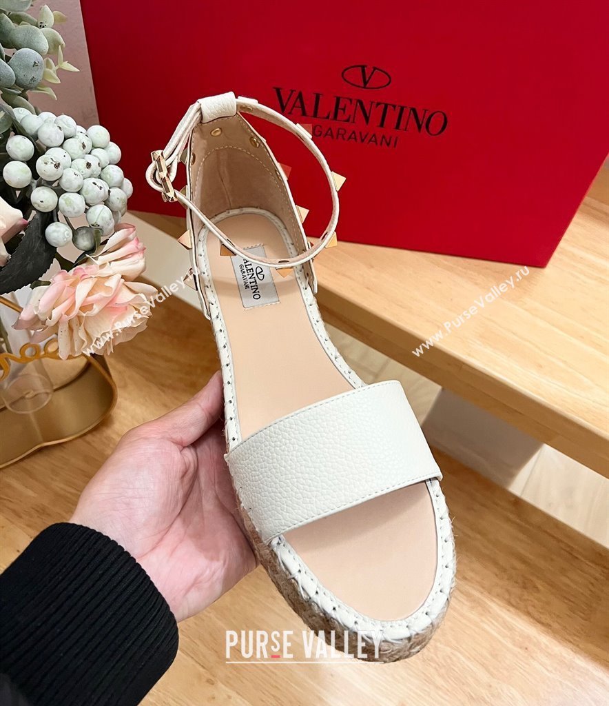 Valentino Rockstud Espadrille Platform Sandals in Grained Calfskin White 2024 0612 (MD-240612086)