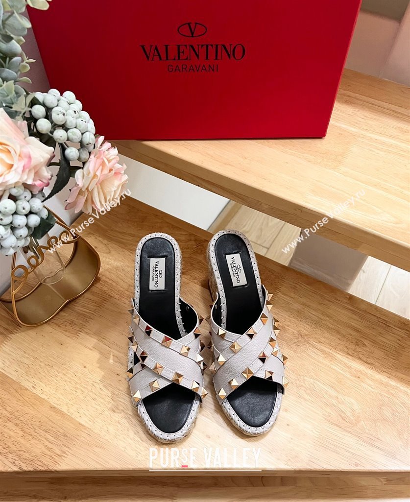 Valentino Rockstud Espadrille Wedge Slides Sandal in Grained Calfskin Grey 2024 0612 (MD-240612096)