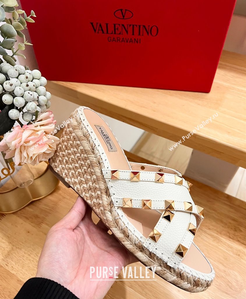 Valentino Rockstud Espadrille Wedge Slides Sandal in Grained Calfskin White 2024 0612 (MD-240612099)