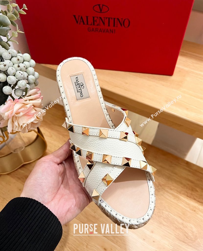 Valentino Rockstud Espadrille Wedge Slides Sandal in Grained Calfskin White 2024 0612 (MD-240612099)