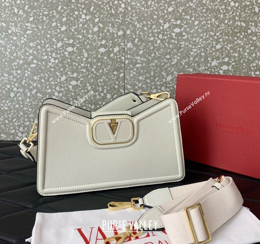 Valentino VLogo Signature Shoulder bag in Soft Grained Calfskin White 2024 0119 (LN-240624012)