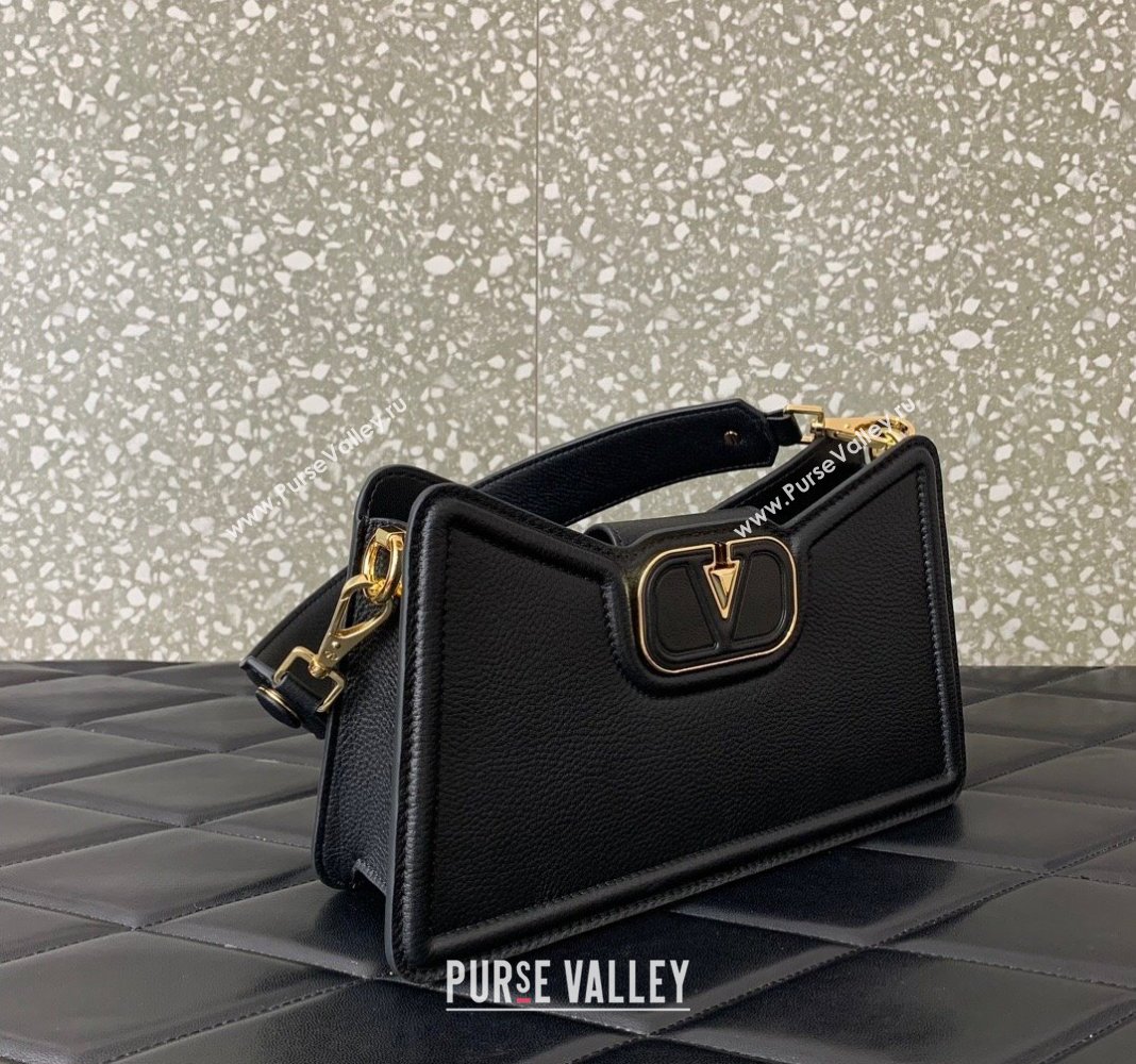 Valentino VLogo Signature Shoulder bag in Soft Grained Calfskin Black 2024 0119 (LN-240624013)