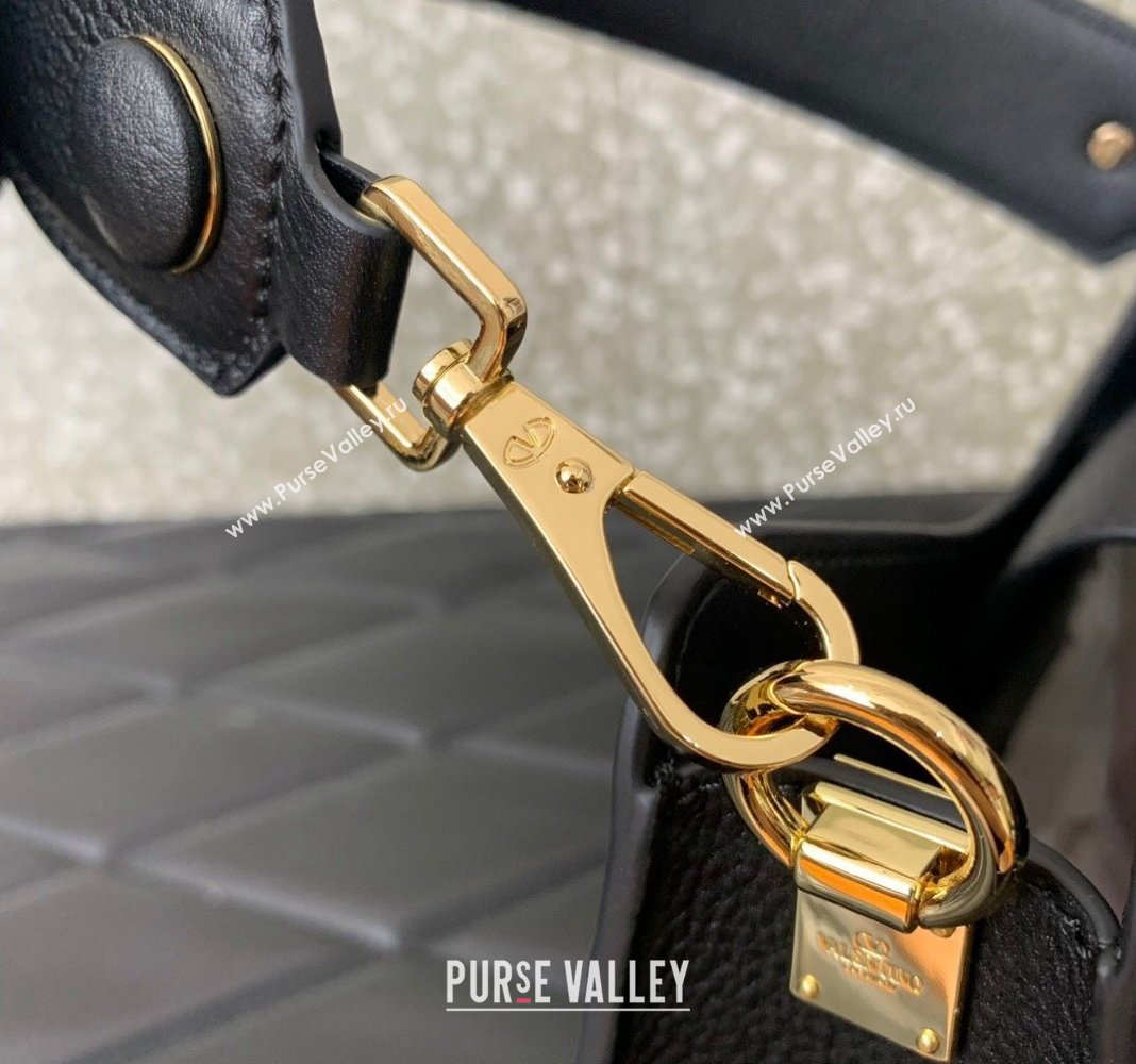 Valentino VLogo Signature Shoulder bag in Soft Grained Calfskin Black 2024 0119 (LN-240624013)