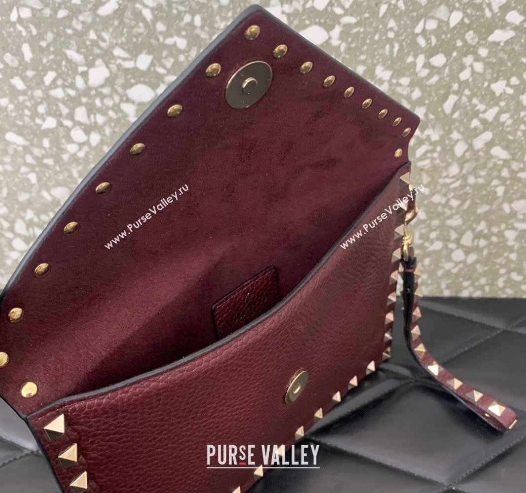 Valentino Rockstud Grainy Calfskin pouch Burgundy 2024 VLTN053 (LN-240624021)