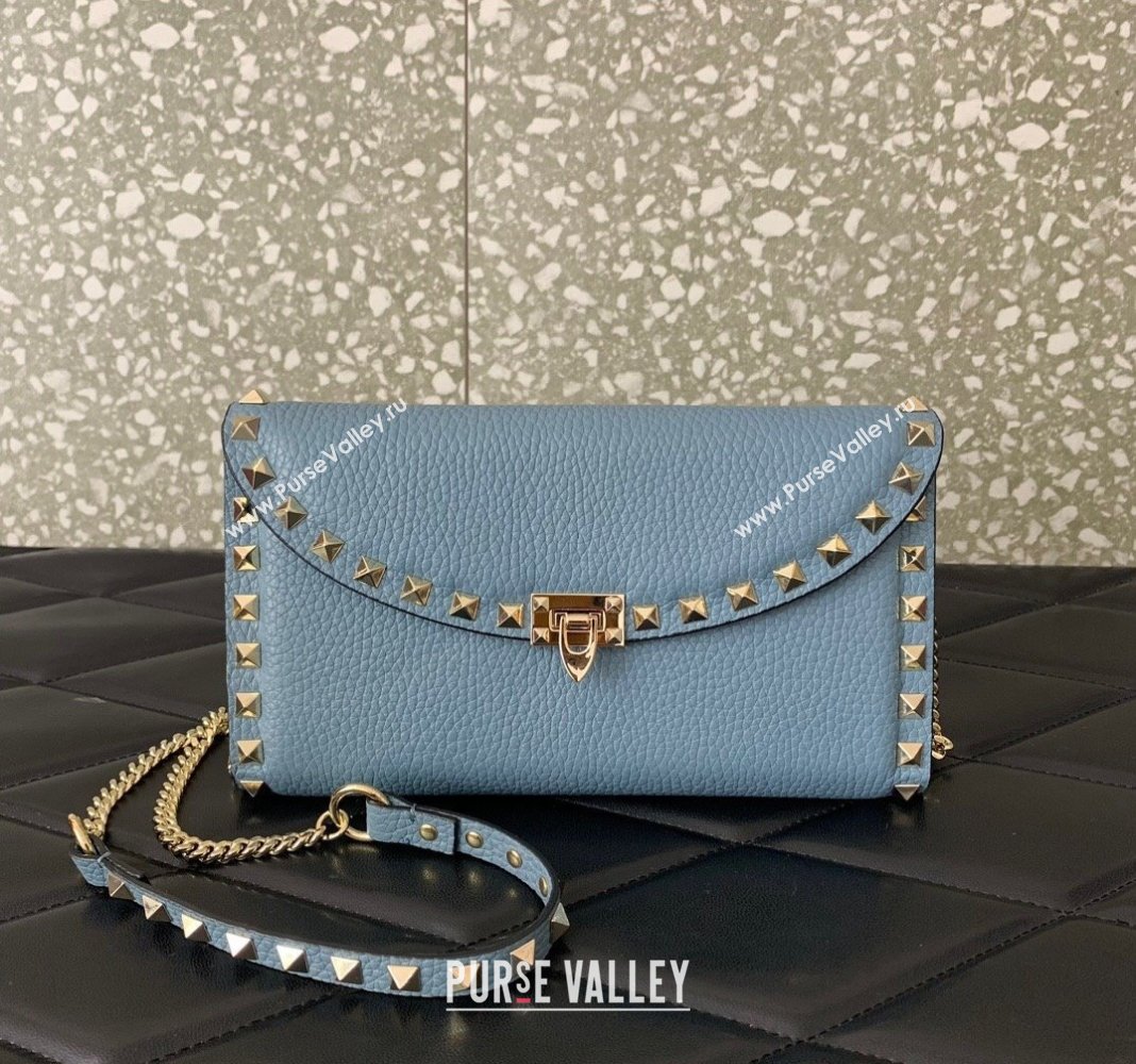 Valentino Rockstud Wallet with Chain in Grainy Calfskin Dusty Blue 2024 059 (LN-240624009)