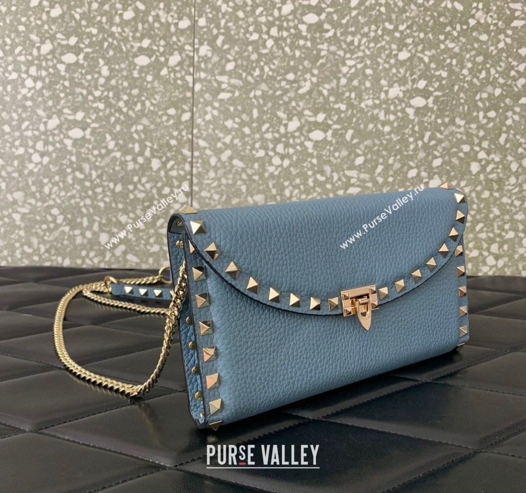 Valentino Rockstud Wallet with Chain in Grainy Calfskin Dusty Blue 2024 059 (LN-240624009)