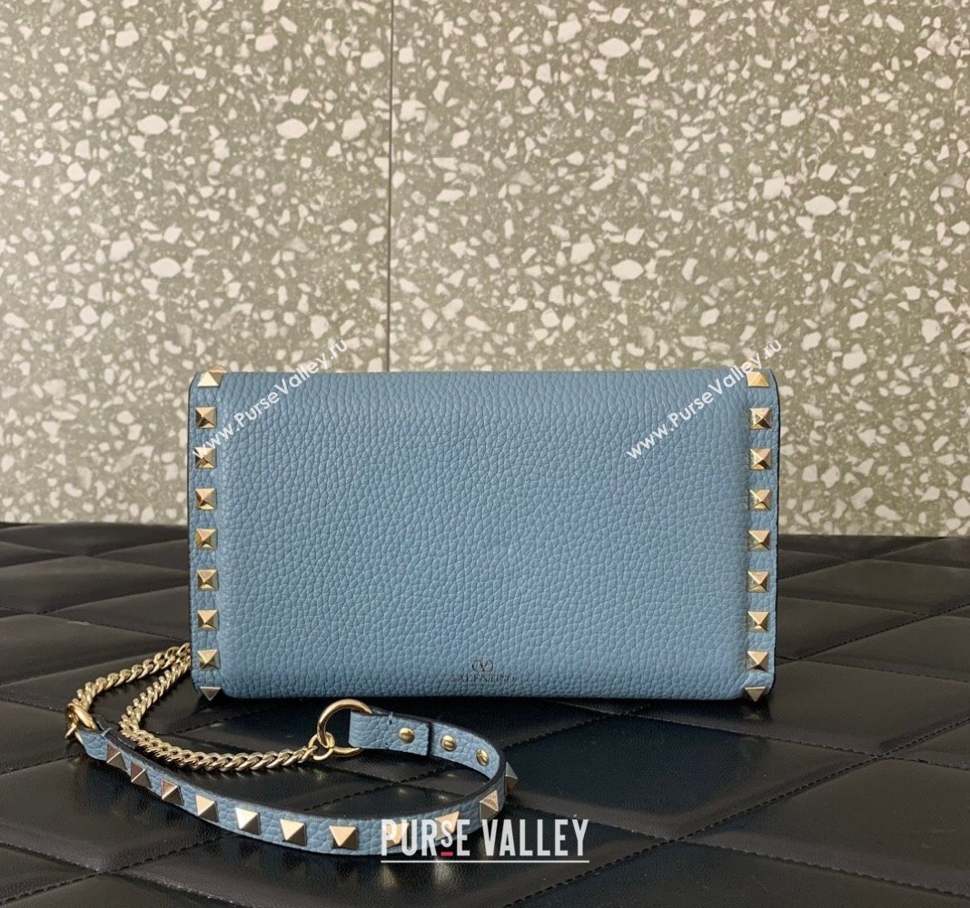 Valentino Rockstud Wallet with Chain in Grainy Calfskin Dusty Blue 2024 059 (LN-240624009)