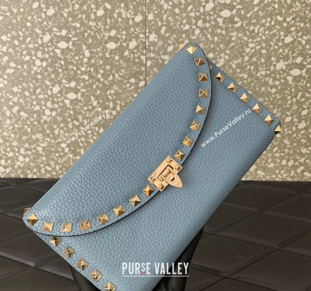 Valentino Rockstud Wallet with Chain in Grainy Calfskin Dusty Blue 2024 059 (LN-240624009)