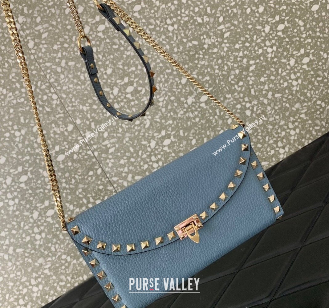 Valentino Rockstud Wallet with Chain in Grainy Calfskin Dusty Blue 2024 059 (LN-240624009)