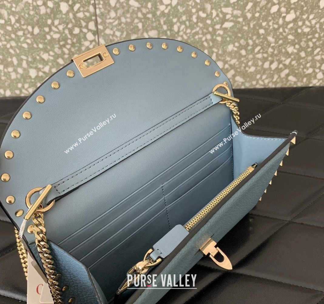 Valentino Rockstud Wallet with Chain in Grainy Calfskin Dusty Blue 2024 059 (LN-240624009)