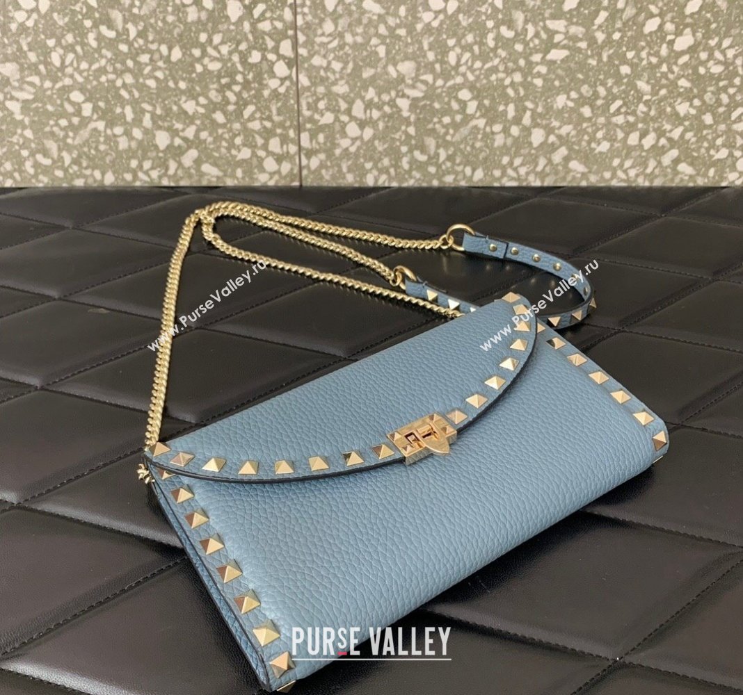 Valentino Rockstud Wallet with Chain in Grainy Calfskin Dusty Blue 2024 059 (LN-240624009)