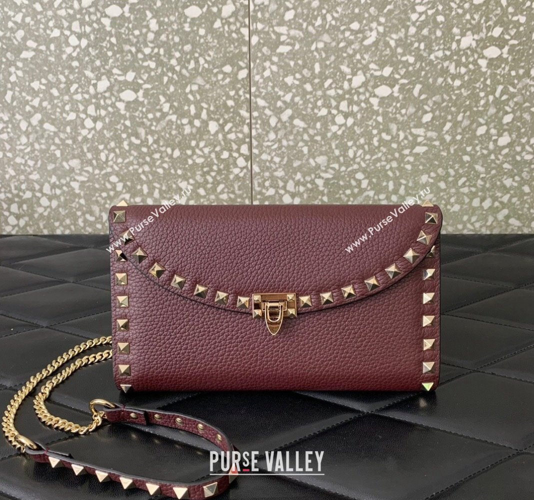 Valentino Rockstud Wallet with Chain in Grainy Calfskin Burgundy 2024 059 (LN-240624010)