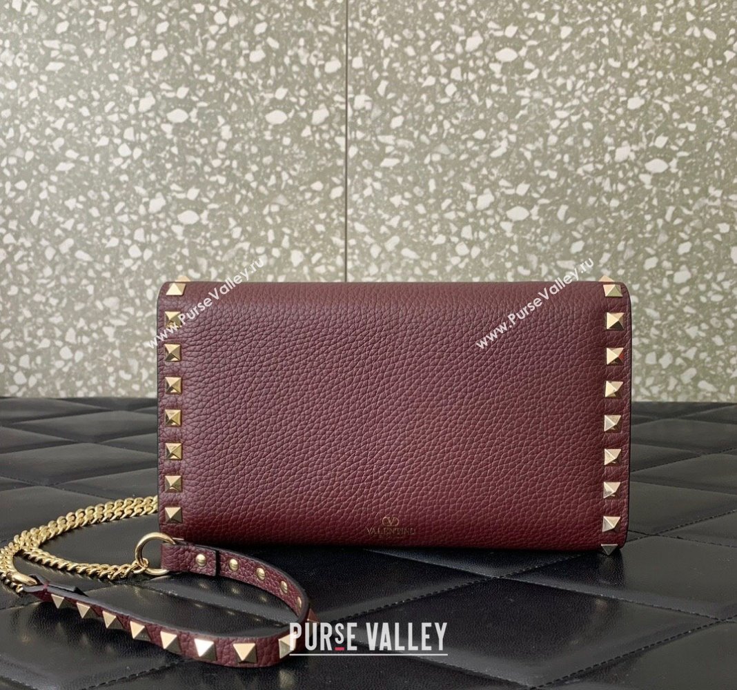 Valentino Rockstud Wallet with Chain in Grainy Calfskin Burgundy 2024 059 (LN-240624010)