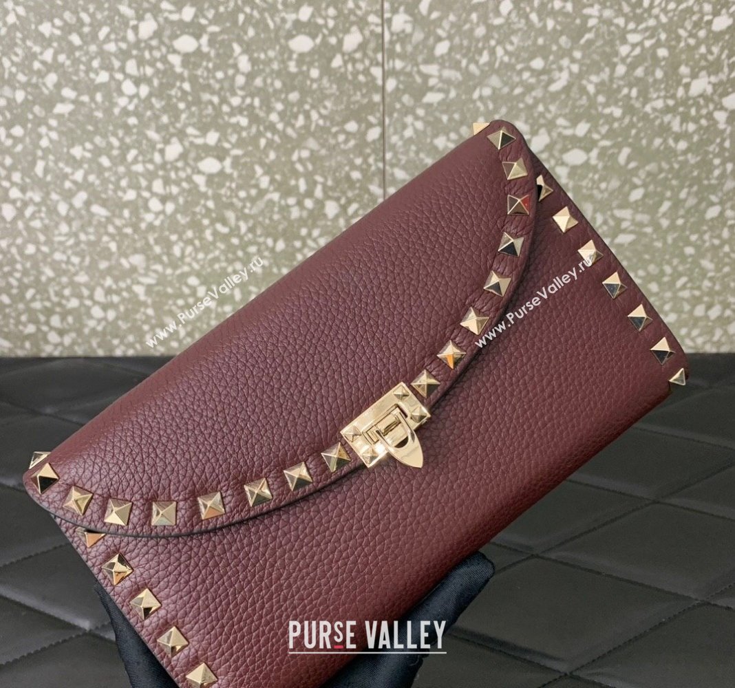 Valentino Rockstud Wallet with Chain in Grainy Calfskin Burgundy 2024 059 (LN-240624010)