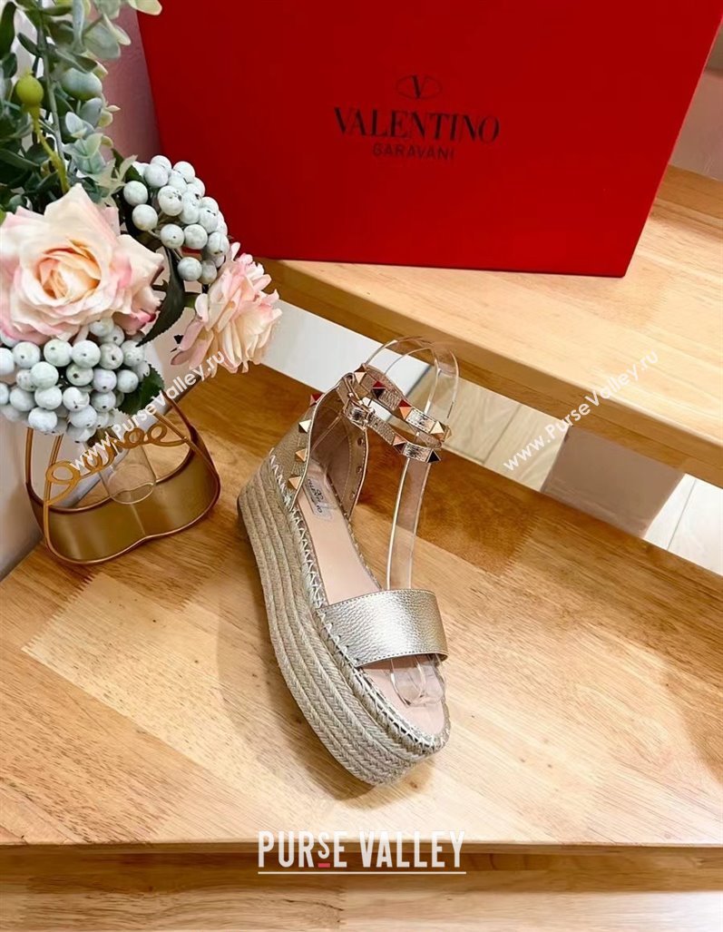 Valentino Rockstud Grainy Calfskin Platform Espadrille Sandals Gold 2024 0725 (HB-240725022)