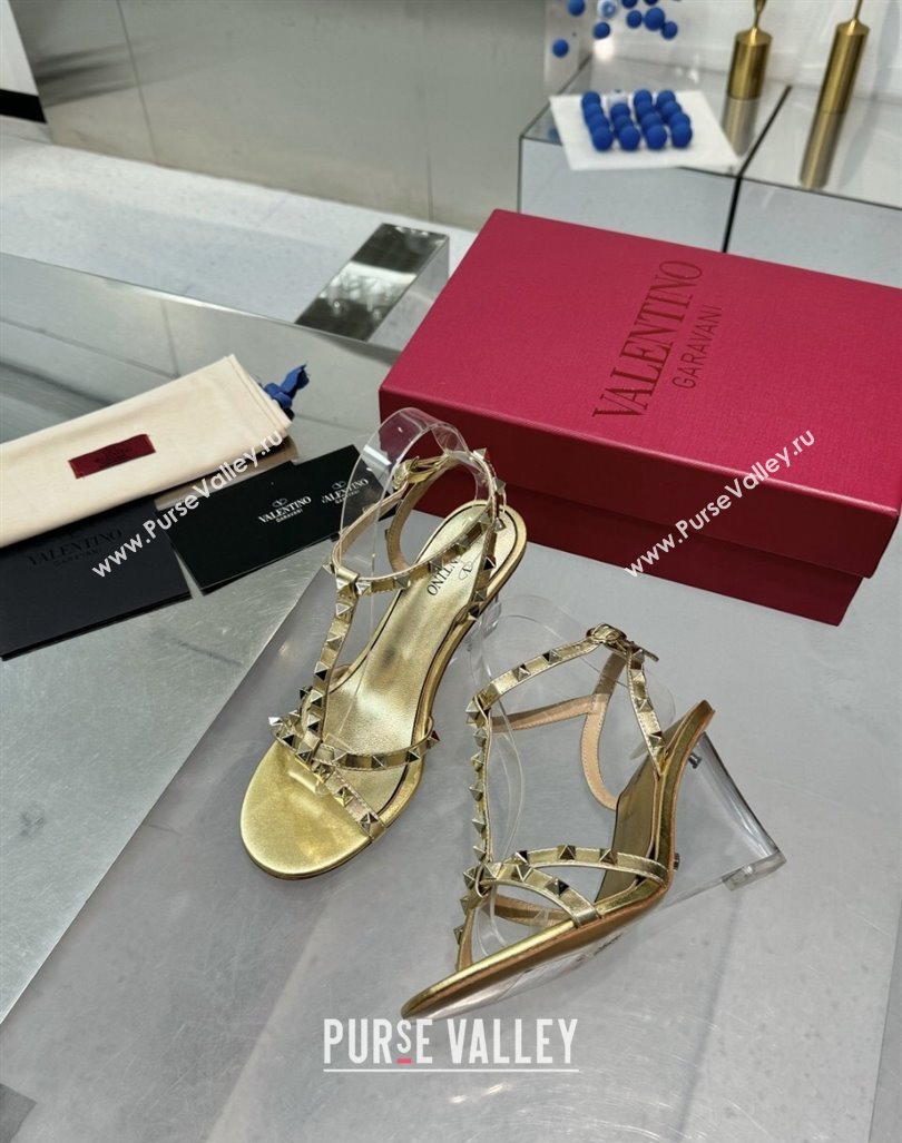 Valentino Rockstud Nappa Leather Wedge Sandals 8.5cm with Clear Heel Gold 2024 VLS090301 (XL-240903076)