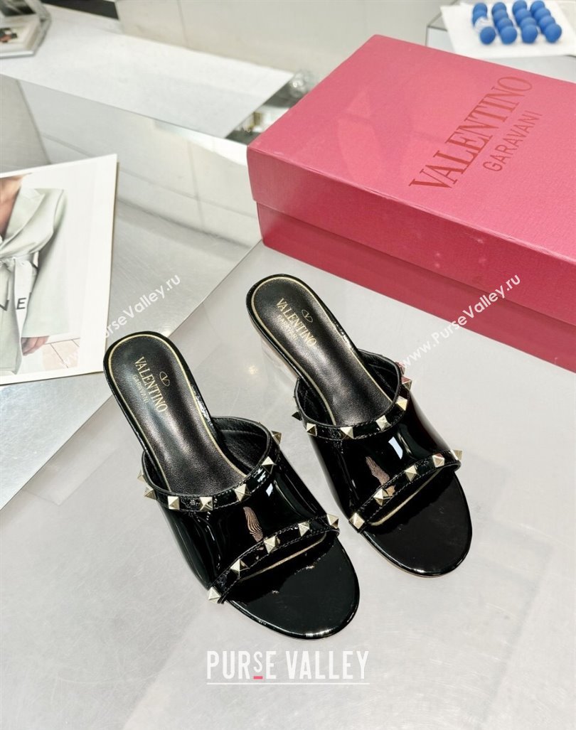 Valentino Rockstud Patent Calfskin Wedge Slides Sandal 5/8.5cm with Clear Heel Black 2024 VLS090302 (XL-240903086)