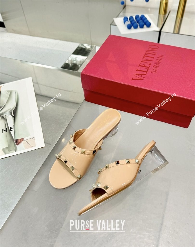 Valentino Rockstud Patent Calfskin Wedge Slides Sandal 5/8.5cm with Clear Heel Beige 2024 VLS090302 (XL-240903085)