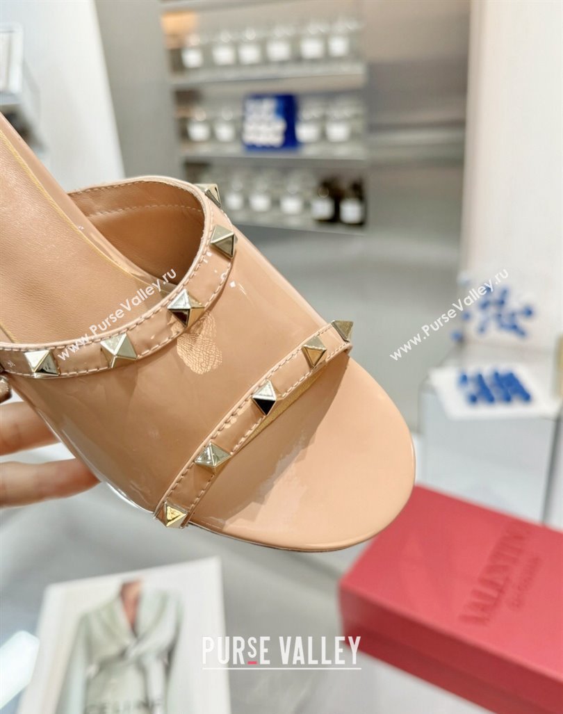 Valentino Rockstud Patent Calfskin Wedge Slides Sandal 5/8.5cm with Clear Heel Beige 2024 VLS090302 (XL-240903085)