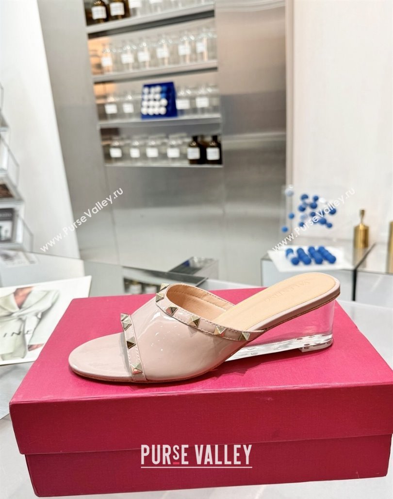 Valentino Rockstud Patent Calfskin Wedge Slides Sandal 5/8.5cm with Clear Heel Powder Pink 2024 VLS090302 (XL-240903087)