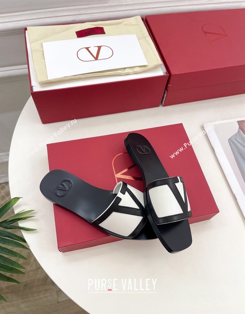 Valentino Calfskin VLogo Flat Slides Sandal White/Black2 2024 VLTN111601 (MD-241116034)