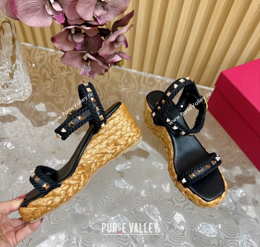 Valentino Roman Stud Wedge Sandals 4.5/7.5cm with Straw-Like Outsole Black 2024 (MD-241116038)