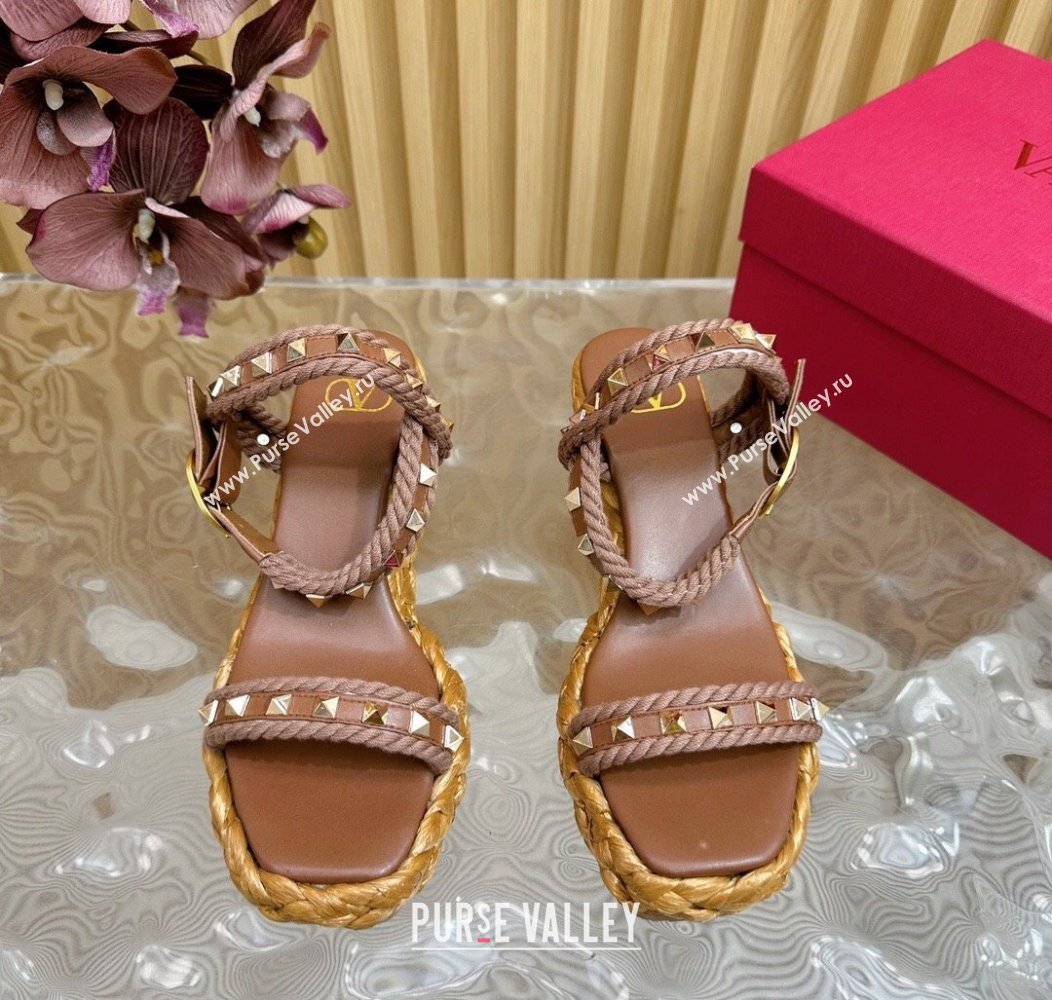 Valentino Roman Stud Wedge Sandals 4.5/7.5cm with Straw-Like Outsole Brown 2024 (MD-241116040)