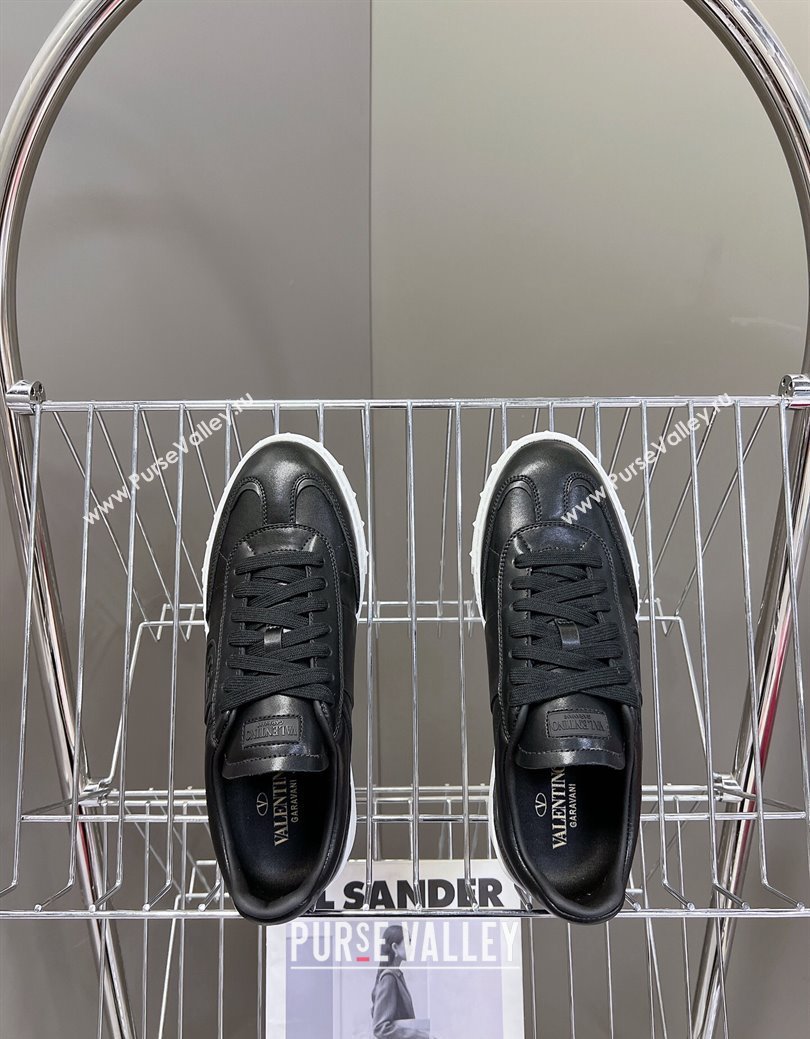 Valentino Upvillage Trainer Sneakers in Calfskin Leather with Logo Web Black 2024 (MD-241116028)