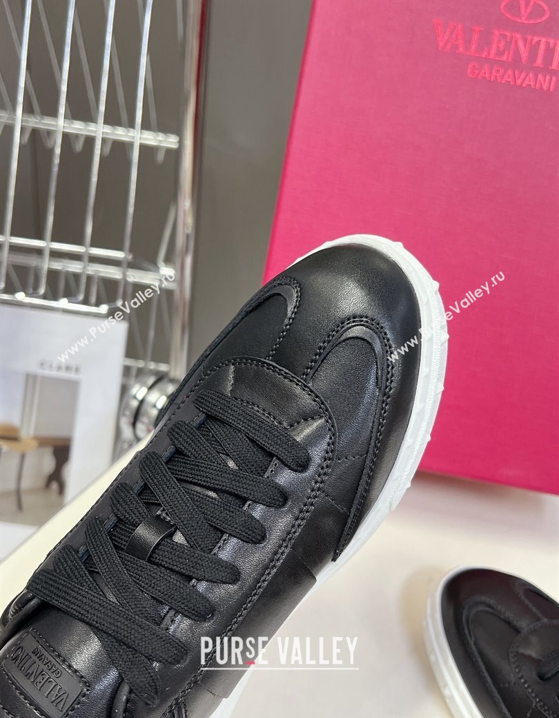 Valentino Upvillage Trainer Sneakers in Calfskin Leather with Logo Web Black 2024 (MD-241116028)