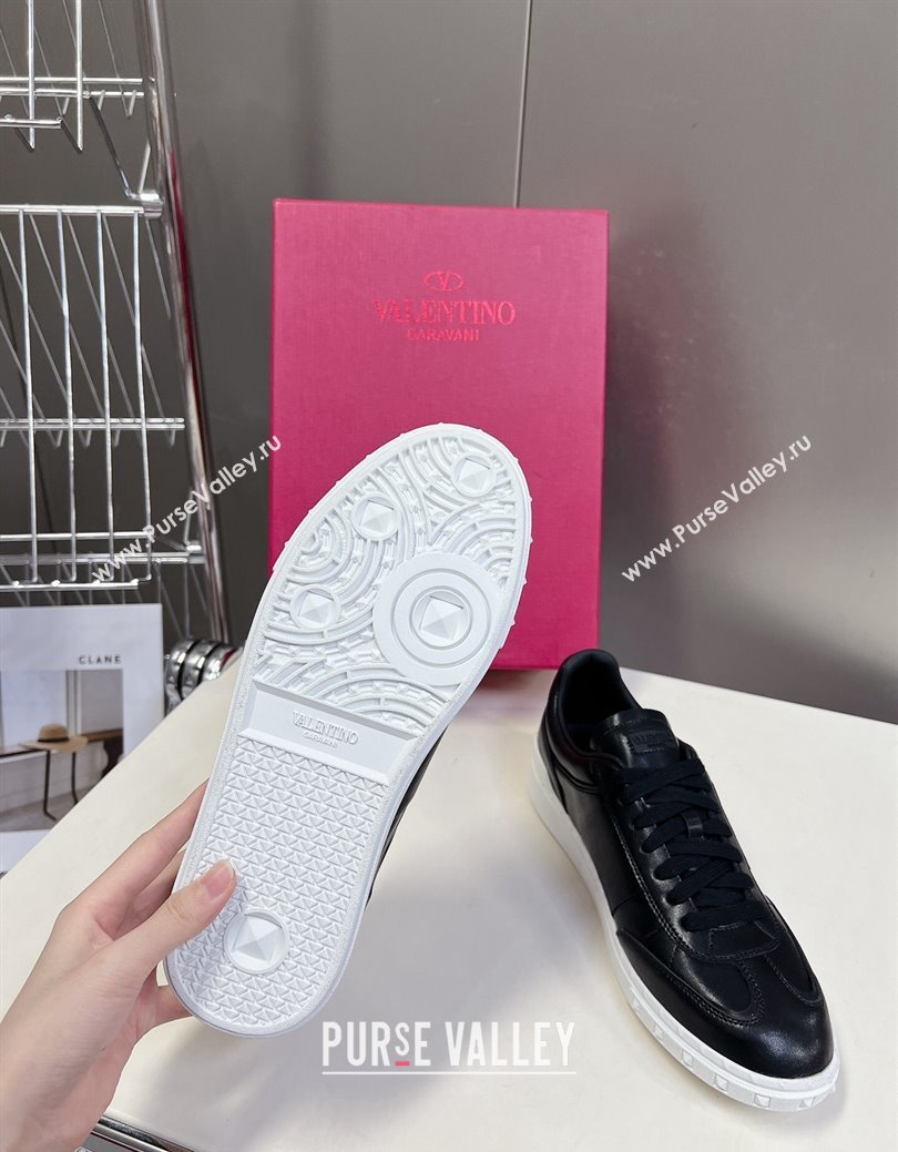 Valentino Upvillage Trainer Sneakers in Calfskin Leather with Logo Web Black 2024 (MD-241116028)