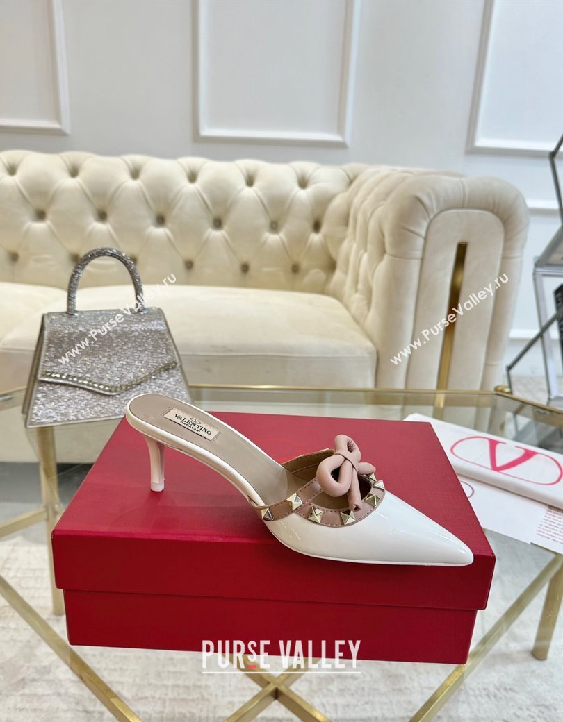 Valentino Rockstud Mules 6cm with Bow in Patent Calfskin White 2024 0328 (MD-241118036)