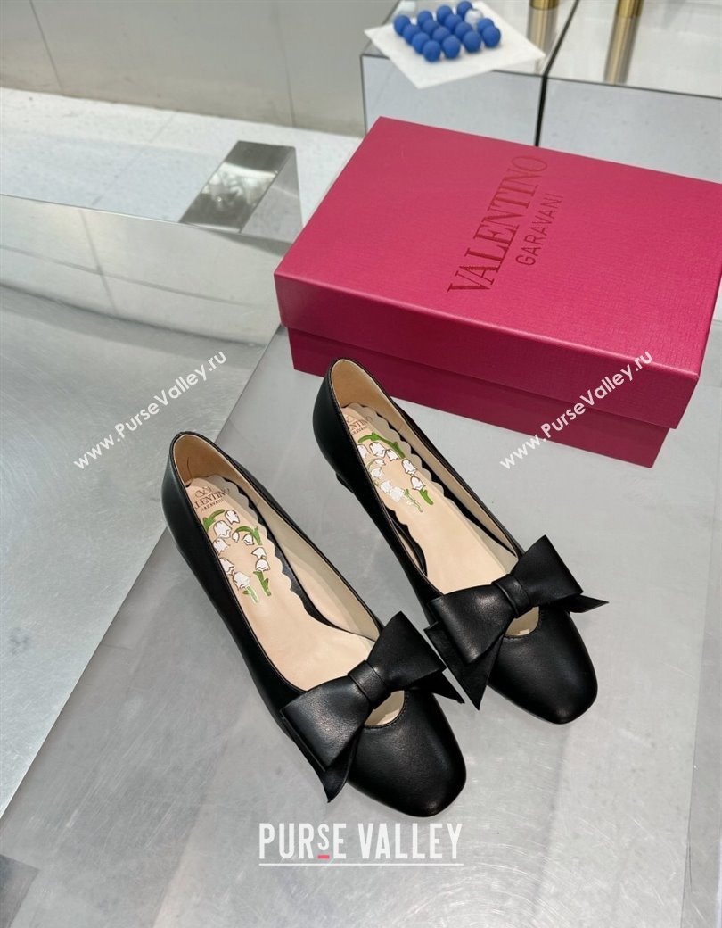 Valentino Bowow Low Heel Pumps 5cm in Calfskin Leather Black 2024 1226 (XL-241226028)