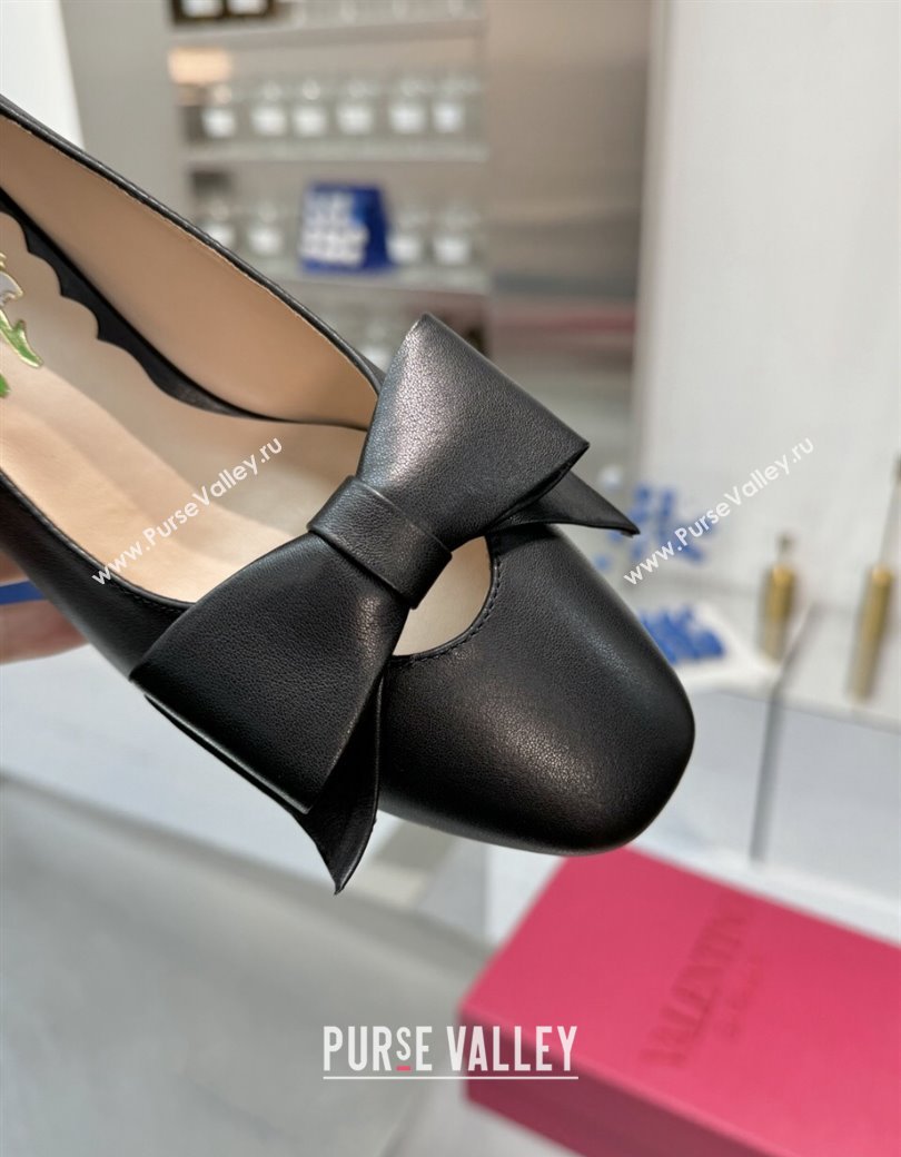 Valentino Bowow Low Heel Pumps 5cm in Calfskin Leather Black 2024 1226 (XL-241226028)