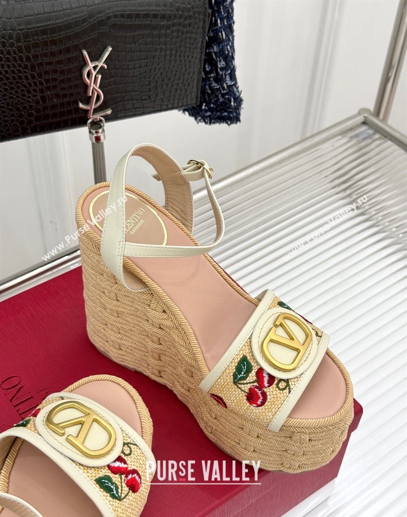 Valentino VLogo Signature Cherryfic Wedge Sandals 12cm in Jacquard Synthetic Raffia and Rope White 2025 (MD-250428015)