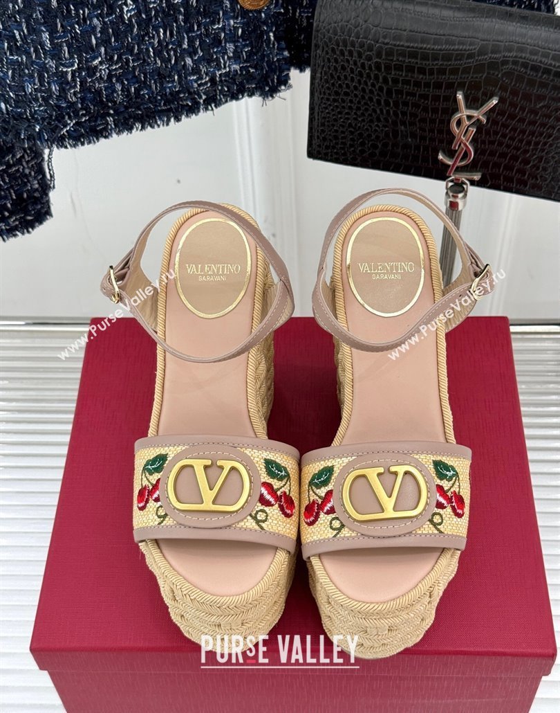 Valentino VLogo Signature Cherryfic Wedge Sandals 12cm in Jacquard Synthetic Raffia and Rope Dusty Pink 2025 (MD-250428017)
