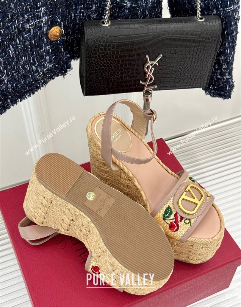 Valentino VLogo Signature Cherryfic Wedge Sandals 12cm in Jacquard Synthetic Raffia and Rope Dusty Pink 2025 (MD-250428017)