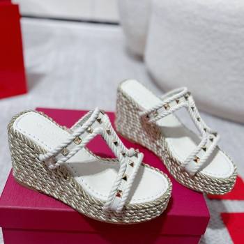 Valentino Rockstud Wedge Slides Sandal 10cm in Nappa Leather and Rope White 2025 VLTN042802 (MD-250428018)