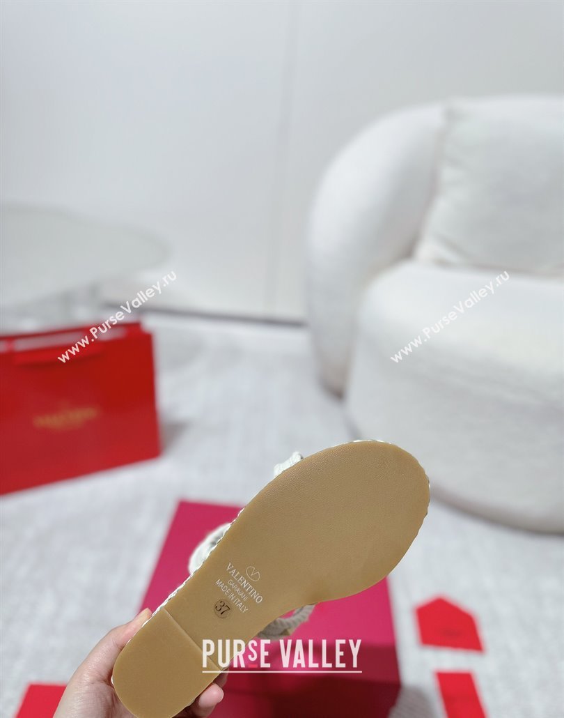 Valentino Rockstud Wedge Slides Sandal 10cm in Nappa Leather and Rope White 2025 VLTN042802 (MD-250428018)