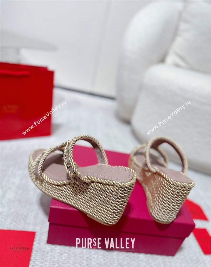 Valentino Rockstud Wedge Slides Sandal 10cm in Nappa Leather and Rope Dusty Pink 2025 VLTN042802 (MD-250428019)