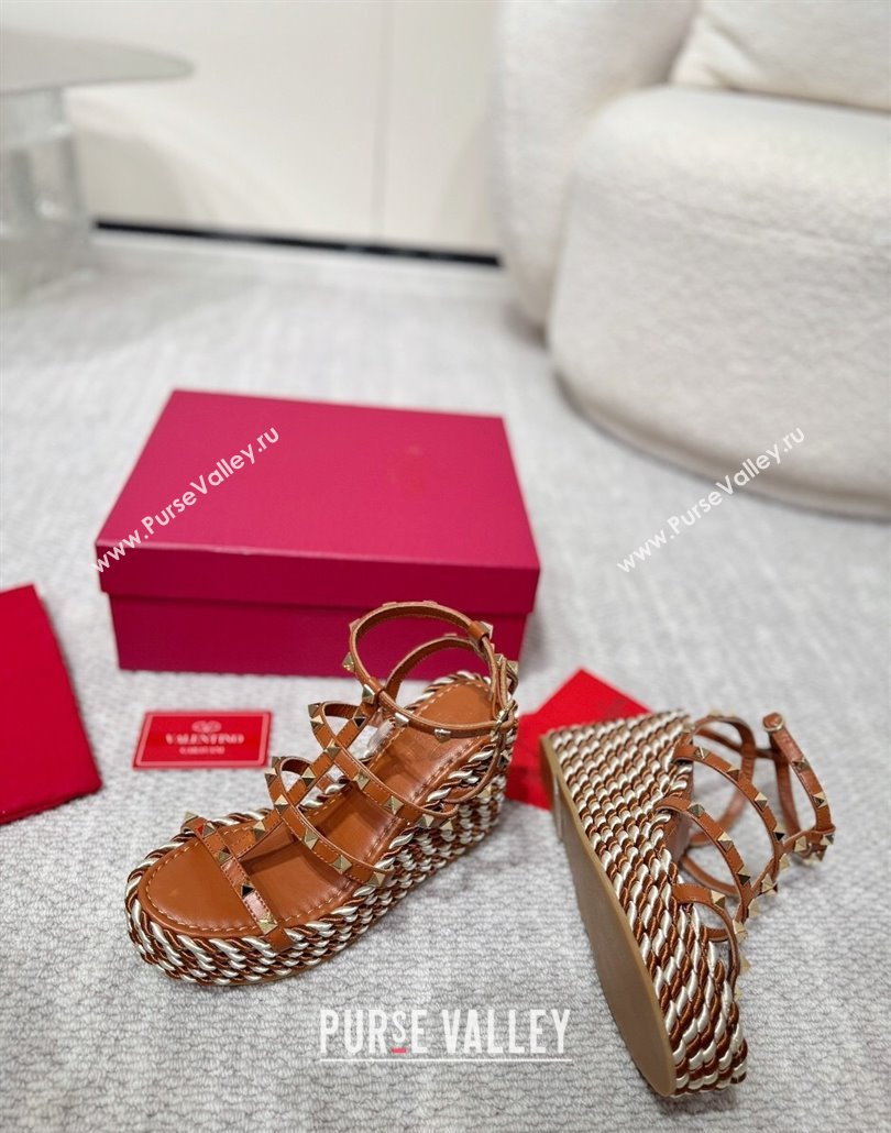 Valentino Rockstud Wedge Sandals 10cm with Calfskin Strap and Rope Brown 2025 VLTN042803 (MD-250428021)