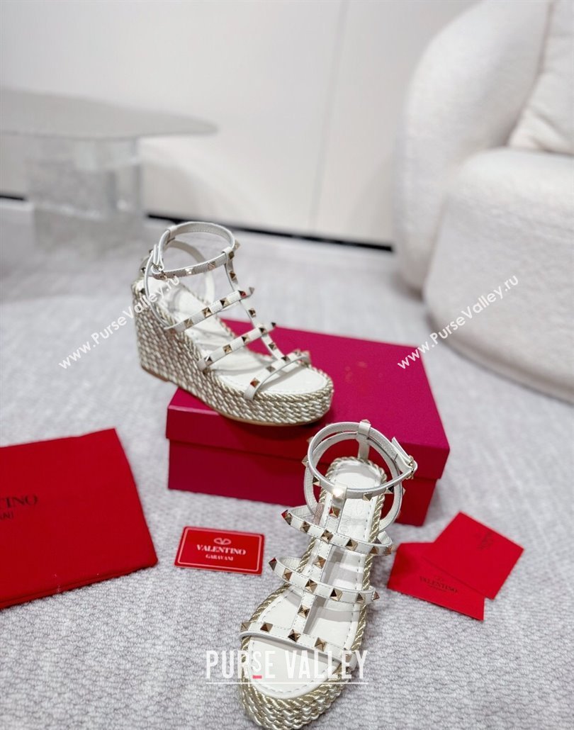 Valentino Rockstud Wedge Sandals 10cm with Calfskin Strap and Rope White 2025 VLTN042803 (MD-250428023)