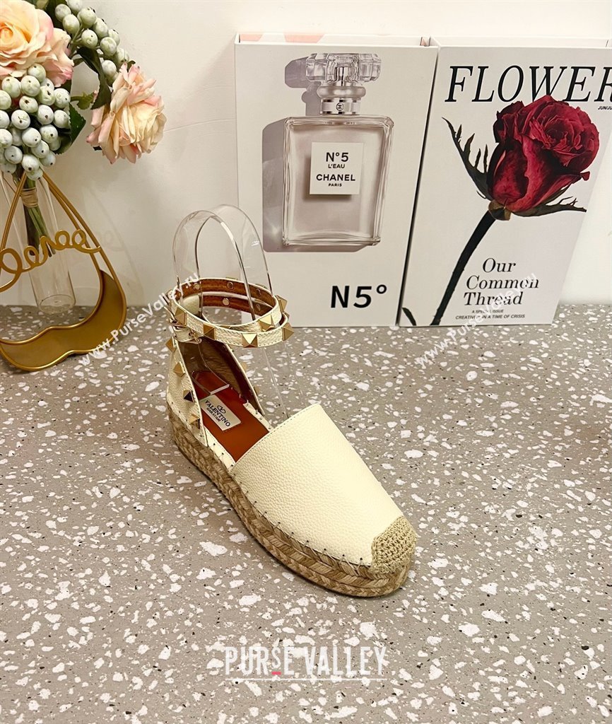 Valentino Rockstud Platform Espadrilles in Grained Calfskin with Ankle Strap White 2025 (JD-250426102)