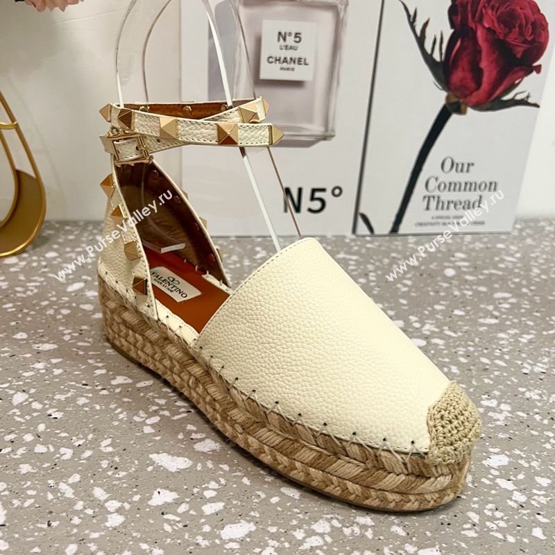 Valentino Rockstud Platform Espadrilles in Grained Calfskin with Ankle Strap White 2025 (JD-250426102)