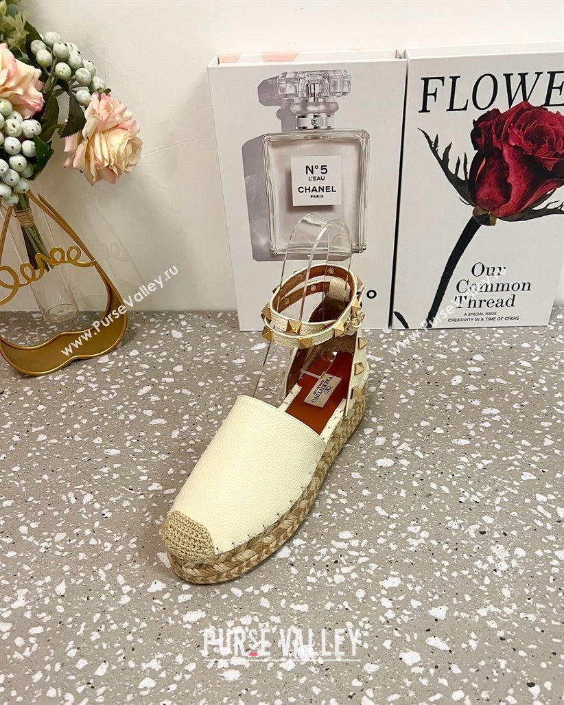 Valentino Rockstud Platform Espadrilles in Grained Calfskin with Ankle Strap White 2025 (JD-250426102)