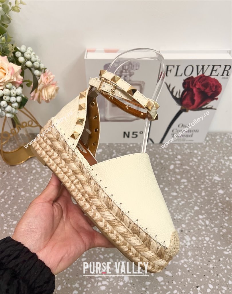 Valentino Rockstud Platform Espadrilles in Grained Calfskin with Ankle Strap White 2025 (JD-250426102)