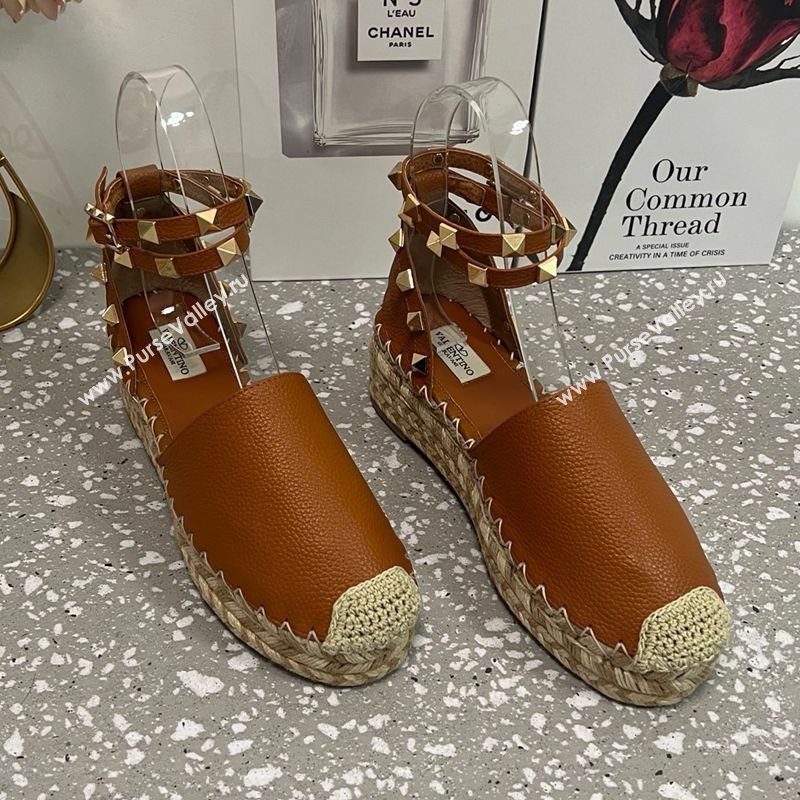 Valentino Rockstud Platform Espadrilles in Grained Calfskin with Ankle Strap Brown 2025 (JD-250426105)