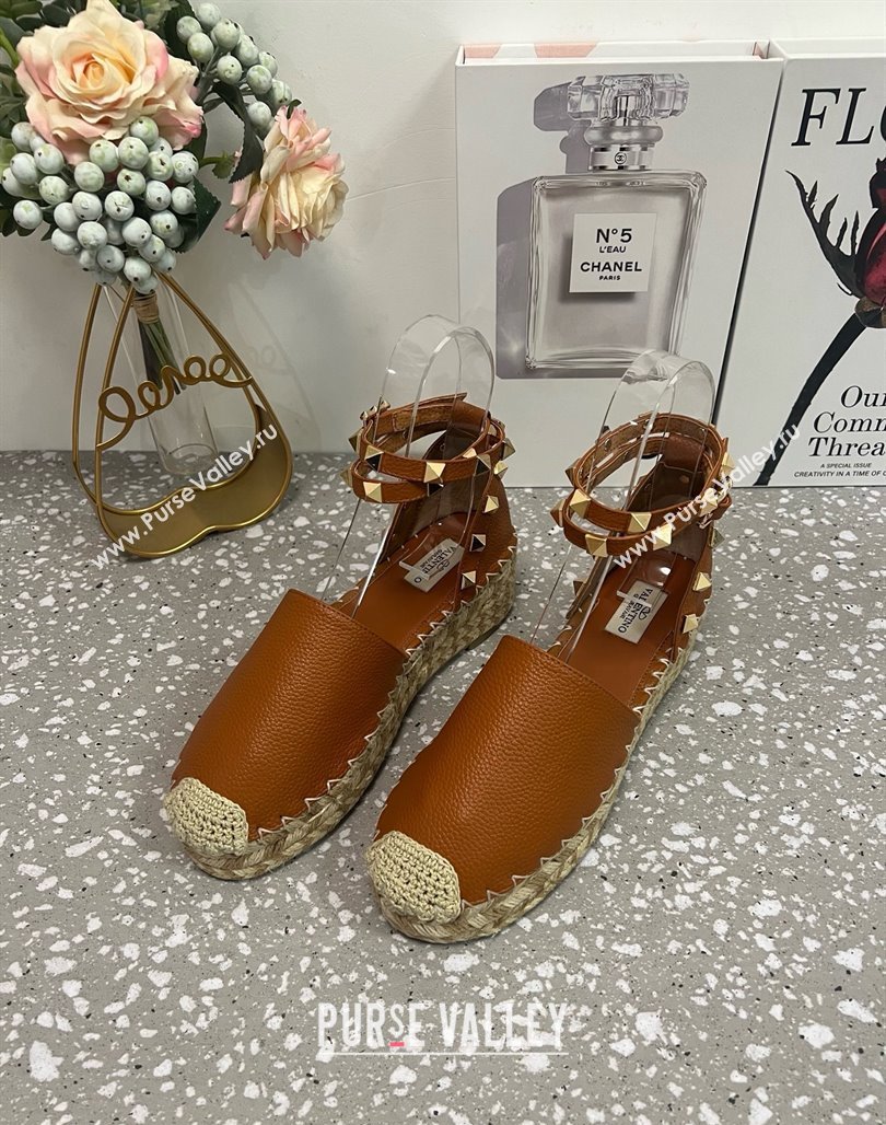Valentino Rockstud Platform Espadrilles in Grained Calfskin with Ankle Strap Brown 2025 (JD-250426105)